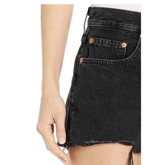 NWT Levi’s 501 Jean Shorts Ripped High Rise Button Fly Inseam New size 29 - Picture 3 of 11